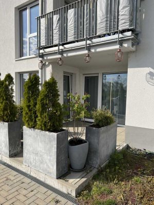 Hochwertige Wohnung mit 2,5 Zimmern sowie Terrasse und EBK in exklusiver Lage in Ilvesheim