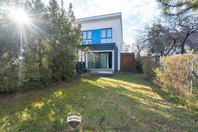 "Start the New Year-Living near fresh water-Alte Donau"