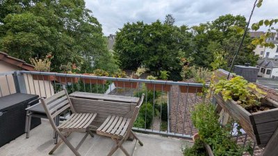 charmante 3,5-Zimmer-Maisonette-Dachgeschoss-Wohnung mit Balkon in Köln Lindenthal
