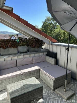 Stilvolle 4-Zimmer-DG-Wohnung mit Balkon und Einbauküche in Aalen