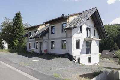 MFH mit 4 Einheiten und Top-Potenzial in Alleinlage zur flexiblen Nutzung