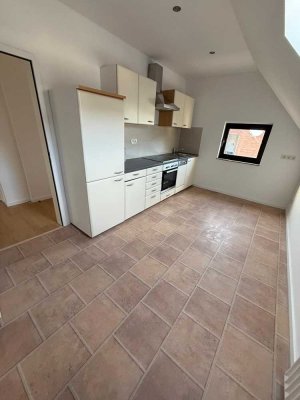 Dachgeschosswohnung zu vermieten mit Küche