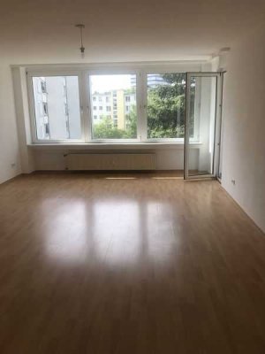 3-Zimmer-Wohnung mit 2 Balkone in Neu-Isenburg Gravenbruch
