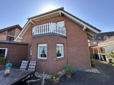 Tolles freistehendes Einfamilienhaus mit Garage, Terasse und Garten in ruhiger Wohnlage