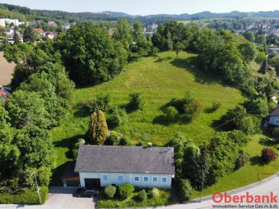 Traumhaftes Grundstück mit atemberaubendem Fernblick und charmanten Einfamilienhaus