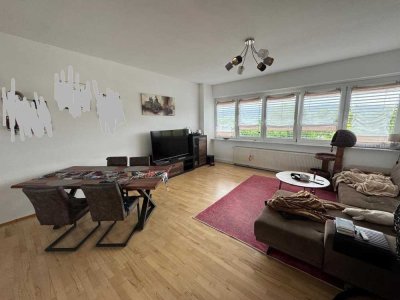 Attraktive 4-Zimmer-Dachgeschosswohnung mit Balkon und Einbauküche in Sandhausen