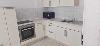 Schöne helle 3-RW mit Balkon und Einbauküche in der Südstadt zu vermieten