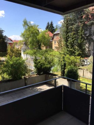 Schöne, zentrale 2,5 Zimmer-Wohnung mit großer Terrasse.