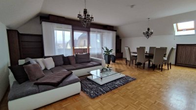 Vermiete zentrale, sonnige, Wohnung mit Balkon und Gartenbenützung