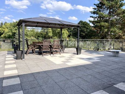Individuelle Wohnung mit sehr großer Terrasse und Platz für einen Campingbus!