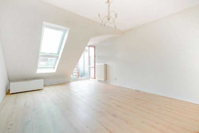 Toplage im Süden Berlins – 4 Zimmer mit Balkon, Garage und viel Licht