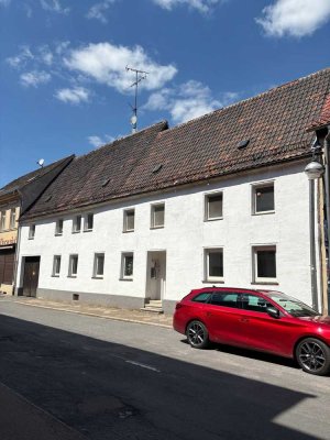 Wohnhaus mit 4 Einheiten im Zentrum von Zörbig – Ideal für Investoren & Familien!