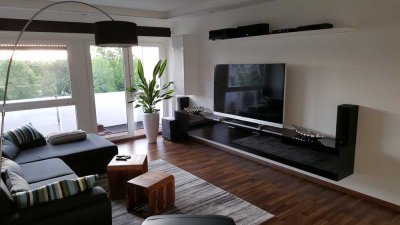 Moderne 3,5 Zimmer Wohnung, Einbauküche Klimaanlage Garage