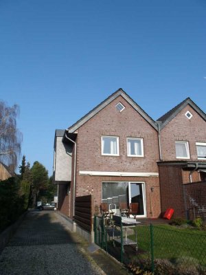 Sehr ansprechendes Reiheneckhaus in Rheinberg-Vierbaum