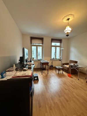 Großzügige 3-Zimmer-Wohnung mit Einbauküche und viel Tageslicht - WG geeignet