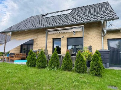 Einfamilienhaus mit Garage, neuwertig, in Jüterbog zum Kauf