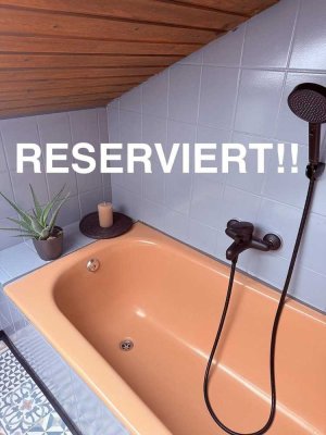 Reserviert!!!! Frisch renovierte 4,5-Zimmer-DG-Wohnung mit eigenem Garten
