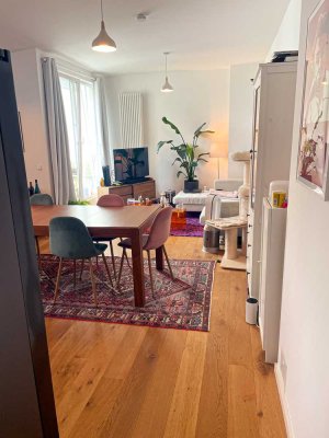 Stilvolle 3-Raum-DG-Wohnung mit gehobener Innenausstattung mit Terasse und EBK in Berlin Kreuzberg