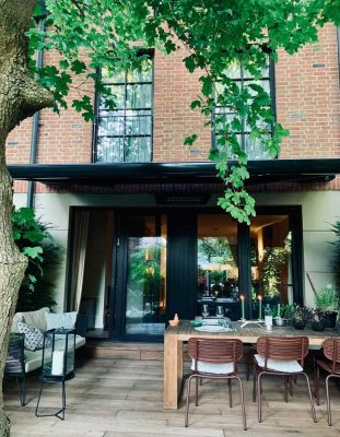Exklusives, neuwertiges 5 Zi. Townhouse mit gehobener Innenausstattung in Hamburg Groß Flottbek