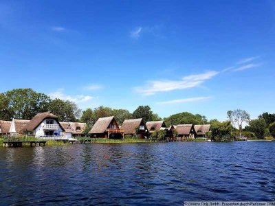 TRAUMHAFTES REETGEDECKTES BOOTSHAUS AM SEE – EIN JUWEL IN DER MECKLENBURGER SCHWEIZ