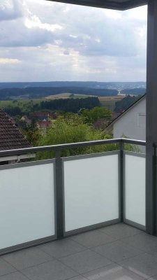 Helle, familienfreundliche 4,5 Zi-Wg., neu modernisiert, mit eigenem Garten