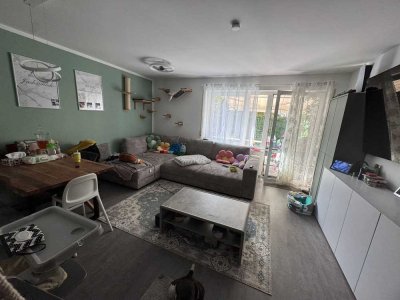 Moderne 3-Zimmer-Erdgeschosswohnung mit Terrasse in Finsing