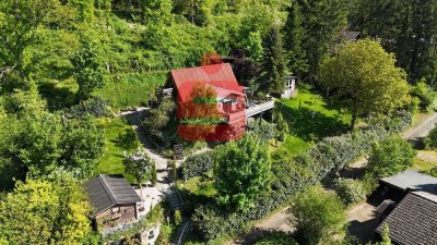 Exklusives Dachhaus mit großzügigem Grundstück in idyllischer Lage