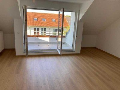 Helle, frisch renovierte 3-Zimmer Dachgeschosswohnung mit Loggia in Obernau - sofort bezugsfrei!