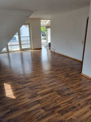 Lichtdurchflutete Maisonette-Wohnung über 2 Etagen – 102 m², 4,5 Zimmer