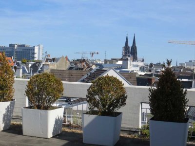 Penthouse über zwei Etagen, große Terrasse, zwei Balkone, Nähe Rudolfplatz!