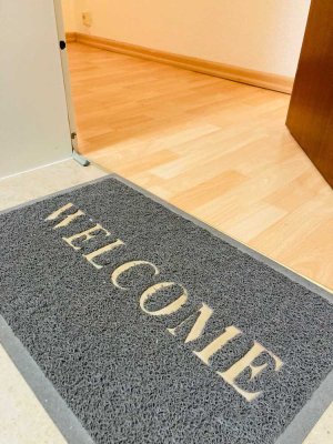 Stilvolle, neuwertige 1-Zimmer-Wohnung mit Balkon und Einbauküche in Ratingen (teilmöbliert)