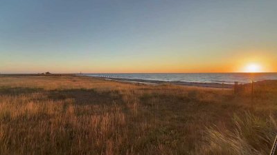 Wunderschöne Etagenwohnung mit Blick auf die Ostsee, den Badestrand und den Hafen des "ORO"
