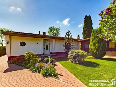 Wassergrundstück  mit Wohnhaus im Bungalowstil in Grünheide