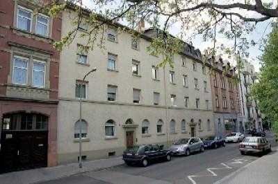 Modernisierte 2 Zimmer-Wohnung im DG in der Innenstadt