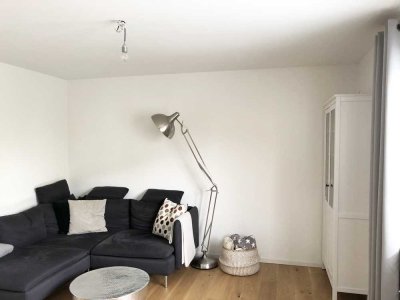 Schöne 2-Zi.-Whg., (Innenstadt), komplett renoviert, gut vermietet! EBK, Balkon, TG-Stellplatz