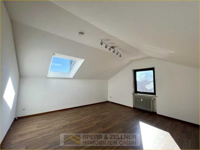 Isen - Helle 2-Zimmer-Mansardenwohnung in ruhiger Siedlungslage