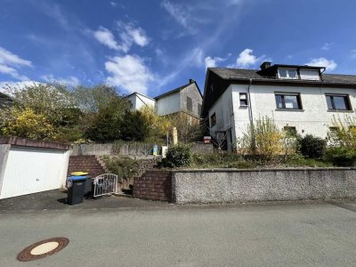 Sehr gepflegte Doppelhaushälfte ( 1-2 Wohneinheiten ) mit einem Traum Blick