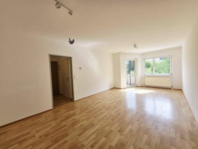 Loggia, Lift &amp; Stellplatz: 3-Zimmer-Wohntraum in Stockerau