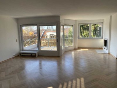 Stilvolle 4,5-Raum-Maisonette-Wohnung mit gehobener Innenausstattung mit Balkon und EBK in Frankfurt