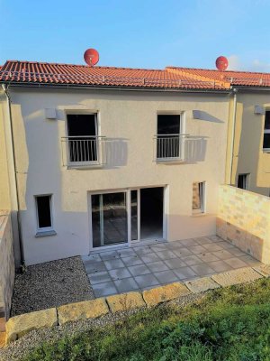 Reihenhaus in idyllischer Lage mit perfekter Zuganbindung und niedrigen Heizkosten