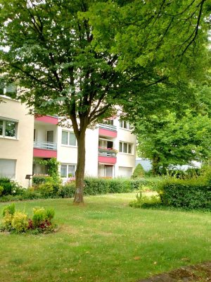 Großzügige 6-Zimmer Wohnung mit Balkon und Gartenmitbenutzung, grüne Wohnlage, kleine WEG