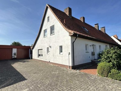 Ansprechende Doppelhaushälfte auf großem Grundstück
