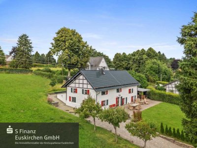 Verlieren Sie Ihr Herz in Hellenthal-Ramscheid
Stilvolles Landhaus auf großem Grundstück