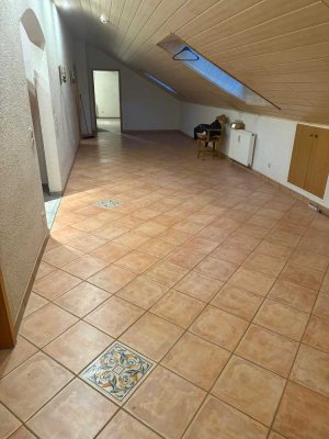 4 Zimmer DG-Wohnung - Nidderau