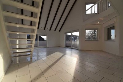 **Liebhaber Wohnung**  Maisonette mit großem Wohnraum und Balkon - ruhige Lage