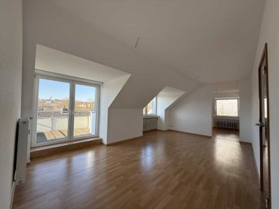 Stadtzentrale 4-Zimmer-Dachgeschoß-Wohnung mit Ausblick
