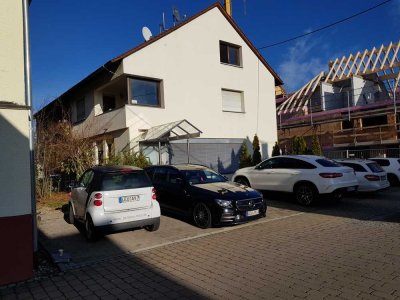 gepflegte 2-Raum-DG-Wohnung mit Neue EBK in Rutesheim-Perouse