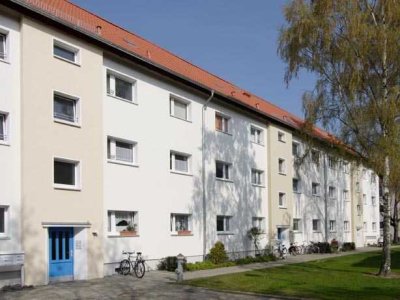 Kriemhildstr. 6, E R - Schöne 2-Zimmer Wohnung mit Tageslichtbad! Küchenübernahme ist möglich