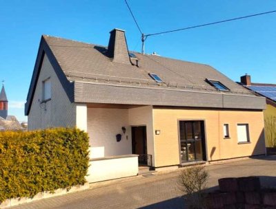 +++Ihr neues Zuhause in Gamlen – Zwei Häuser, ein großes Grundstück und unzählige Möglichkeiten+++