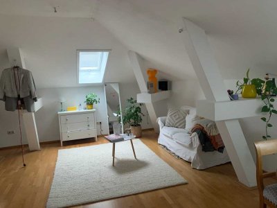 Heimelige 1-Zimmer-DG-Wohnung in Regensburg